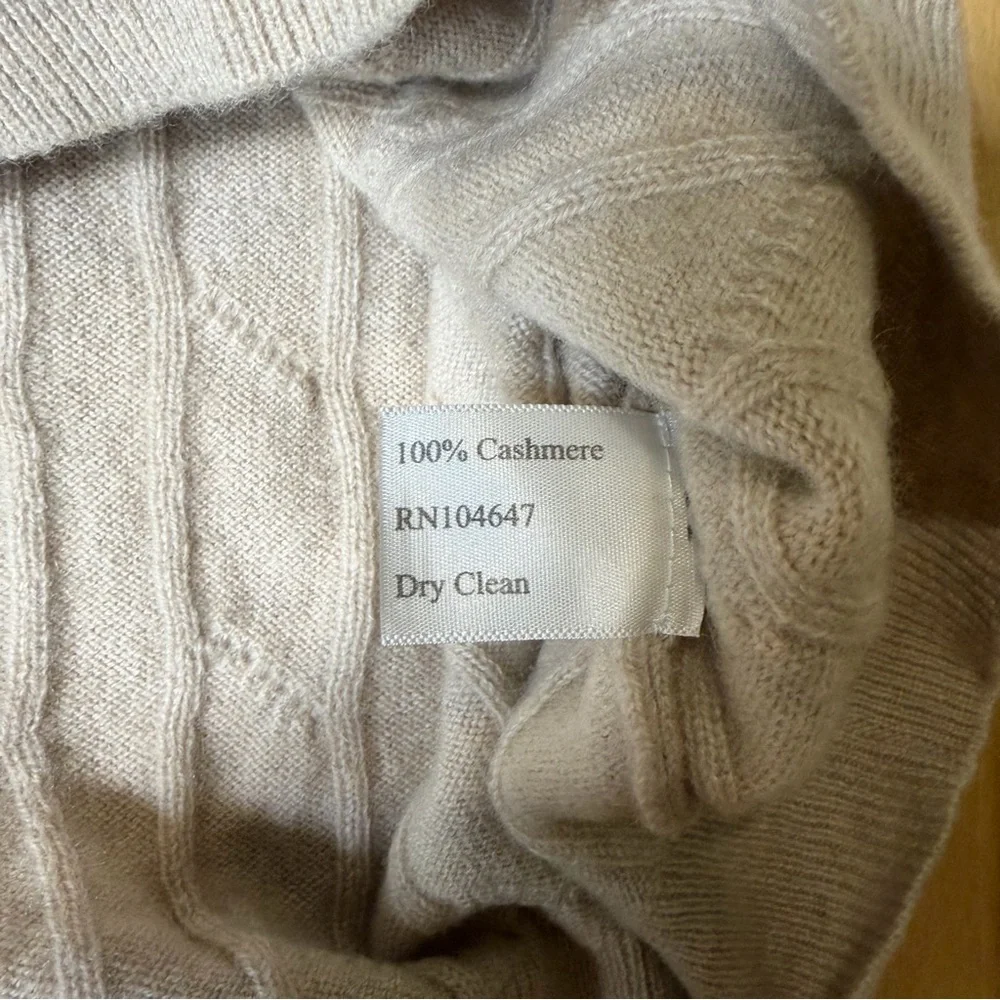 Saks Fifth Avenue Cashmere Beige Cable Knit Turtleneck Sweater Medium - Picture 5 of 8